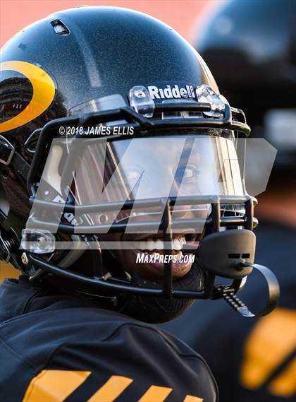 Thumbnail 1 in Midway vs. Klein Oak (UIL 6A Regional Playoff) photogallery.