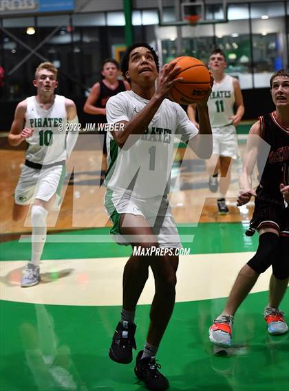 Thumbnail 3 in McCurtain @ Gore photogallery.