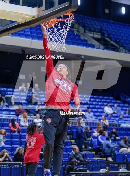 Thumbnail 1 in Cypress Springs vs. Tomball Memorial (UIL Basketball 6A D2 Region II Bi-District) photogallery.