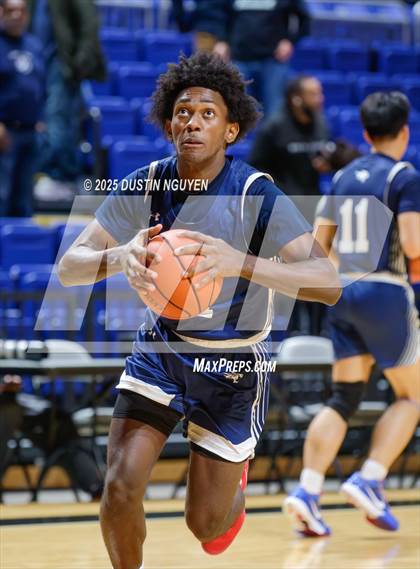 Thumbnail 1 in Cypress Springs vs. Tomball Memorial (UIL Basketball 6A D2 Region II Bi-District) photogallery.