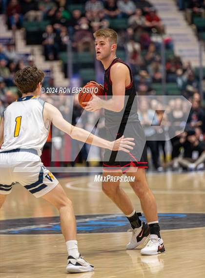 Thumbnail 2 in Glens Falls vs Wayne (NYSPHSAA Class A Final) <B>Do Not Publish</B> photogallery.