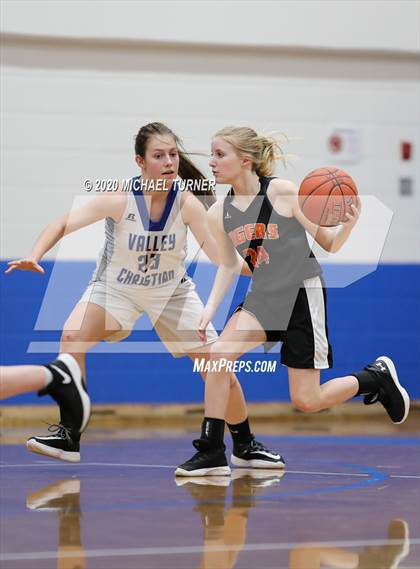 Thumbnail 2 in JV: Odessa @ Valley Christian photogallery.