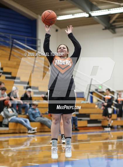 Thumbnail 2 in JV: Odessa @ Valley Christian photogallery.