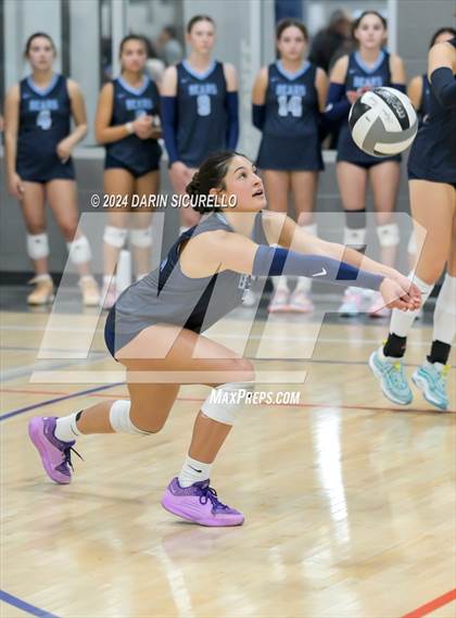 Thumbnail 3 in Mater Dei vs La Cueva (Nike TOC Southwest) photogallery.