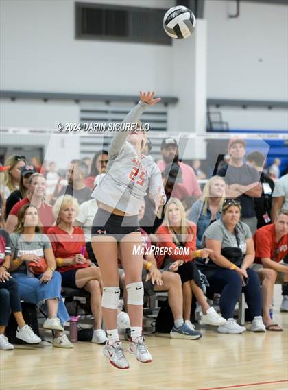 Thumbnail 2 in Mater Dei vs La Cueva (Nike TOC Southwest) photogallery.