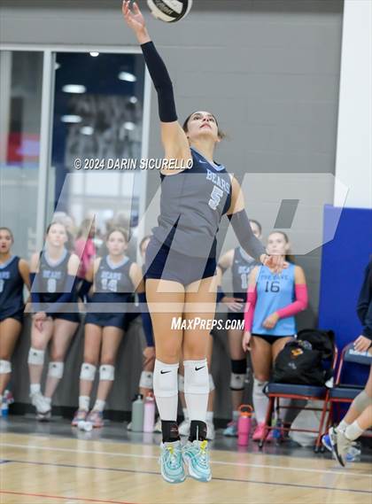 Thumbnail 2 in Mater Dei vs La Cueva (Nike TOC Southwest) photogallery.