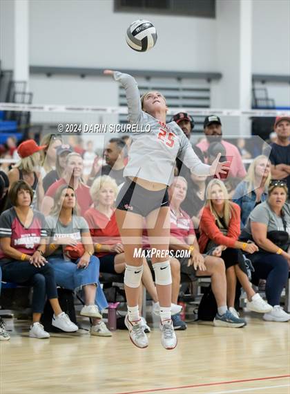 Thumbnail 1 in Mater Dei vs La Cueva (Nike TOC Southwest) photogallery.