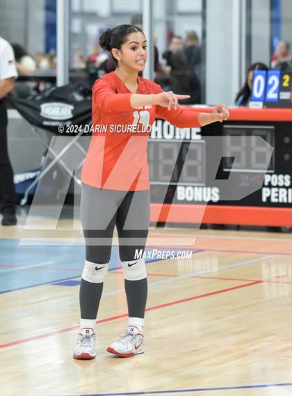 Thumbnail 2 in Mater Dei vs La Cueva (Nike TOC Southwest) photogallery.