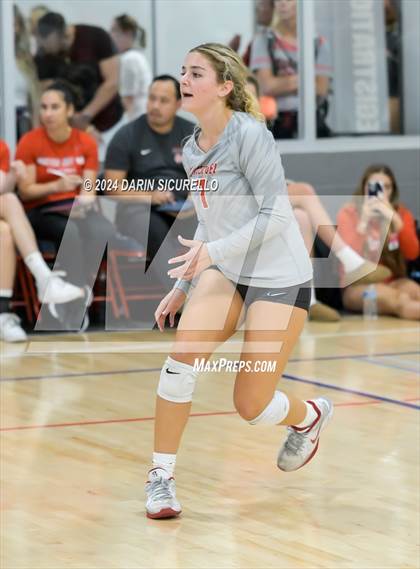 Thumbnail 1 in Mater Dei vs La Cueva (Nike TOC Southwest) photogallery.