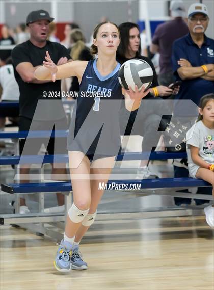 Thumbnail 2 in Mater Dei vs La Cueva (Nike TOC Southwest) photogallery.