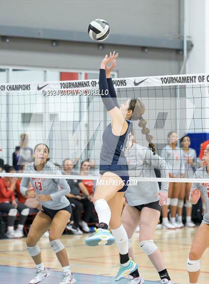 Thumbnail 1 in Mater Dei vs La Cueva (Nike TOC Southwest) photogallery.