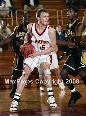 Thumbnail 3 in Arroyo Valley @ Torrey Pines (MaxPreps Holiday Classic) photogallery.