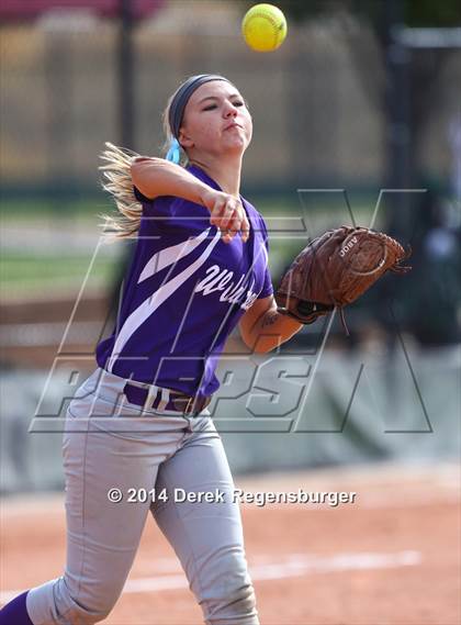 Thumbnail 1 in Fossil Ridge vs Arvada West (CHSAA 5A Playoff Round 16) photogallery.