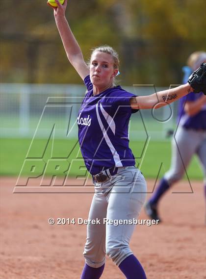 Thumbnail 3 in Fossil Ridge vs Arvada West (CHSAA 5A Playoff Round 16) photogallery.