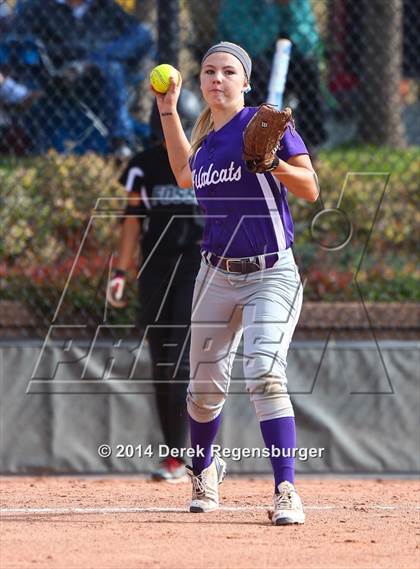 Thumbnail 1 in Fossil Ridge vs Arvada West (CHSAA 5A Playoff Round 16) photogallery.
