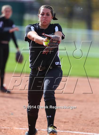 Thumbnail 1 in Fossil Ridge vs Arvada West (CHSAA 5A Playoff Round 16) photogallery.