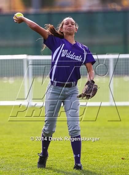 Thumbnail 2 in Fossil Ridge vs Arvada West (CHSAA 5A Playoff Round 16) photogallery.