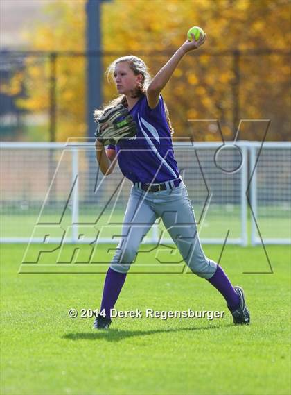 Thumbnail 2 in Fossil Ridge vs Arvada West (CHSAA 5A Playoff Round 16) photogallery.