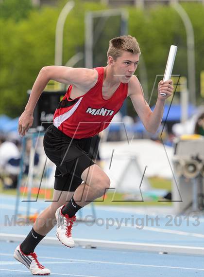 Thumbnail 1 in UHSAA 2A Track and Field Championships photogallery.