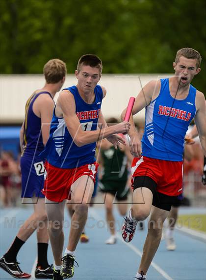 Thumbnail 1 in UHSAA 2A Track and Field Championships photogallery.
