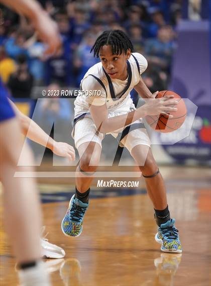 Thumbnail 1 in Baldwin vs Port Washington (NYSPHSAA Class 2A Section 8 Final) photogallery.