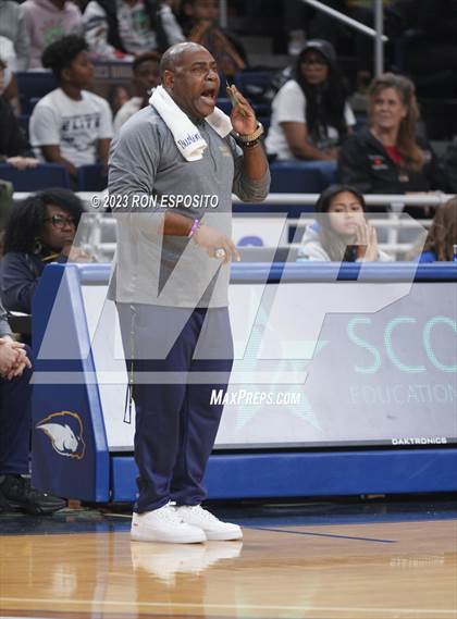 Thumbnail 3 in Baldwin vs Port Washington (NYSPHSAA Class 2A Section 8 Final) photogallery.