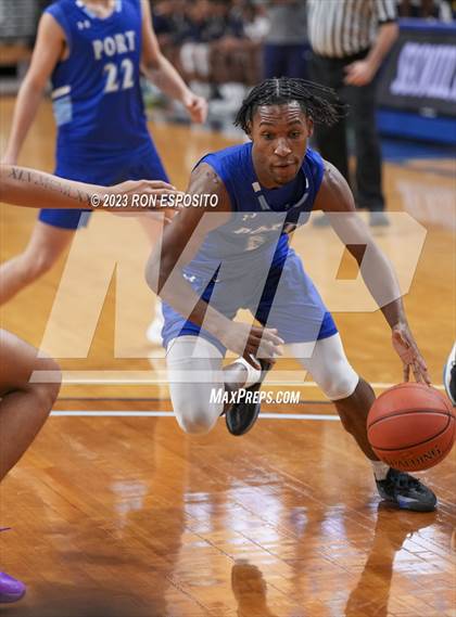Thumbnail 2 in Baldwin vs Port Washington (NYSPHSAA Class 2A Section 8 Final) photogallery.