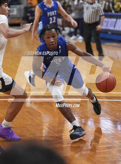 Thumbnail 3 in Baldwin vs Port Washington (NYSPHSAA Class 2A Section 8 Final) photogallery.