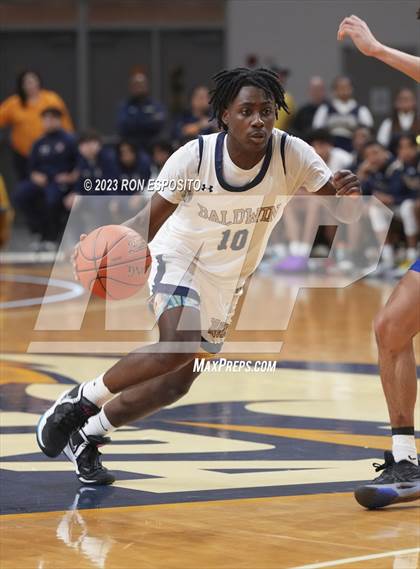 Thumbnail 3 in Baldwin vs Port Washington (NYSPHSAA Class 2A Section 8 Final) photogallery.