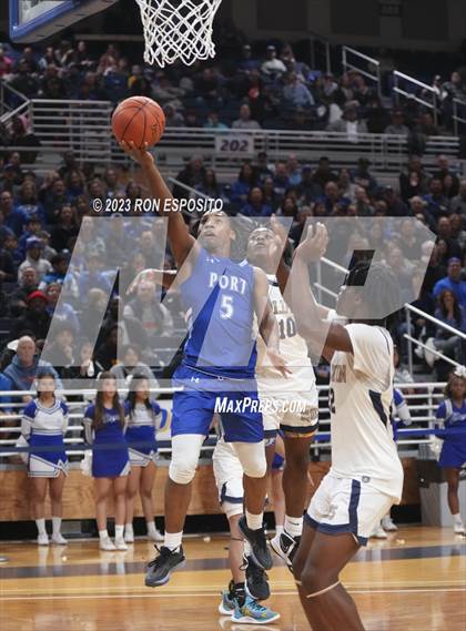Thumbnail 1 in Baldwin vs Port Washington (NYSPHSAA Class 2A Section 8 Final) photogallery.