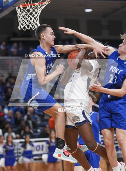 Thumbnail 1 in Baldwin vs Port Washington (NYSPHSAA Class 2A Section 8 Final) photogallery.