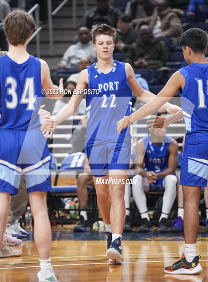 Thumbnail 2 in Baldwin vs Port Washington (NYSPHSAA Class 2A Section 8 Final) photogallery.
