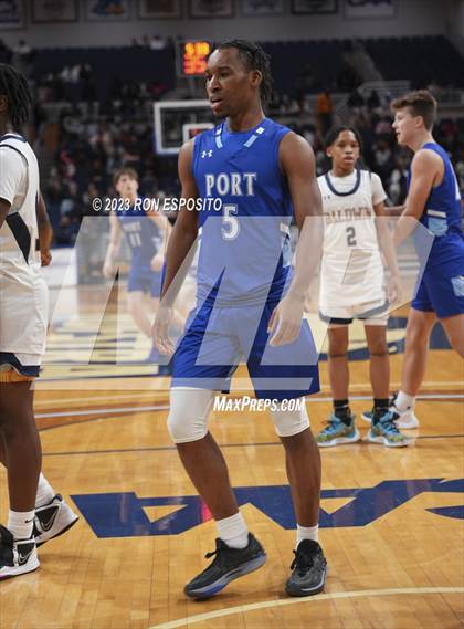 Thumbnail 3 in Baldwin vs Port Washington (NYSPHSAA Class 2A Section 8 Final) photogallery.