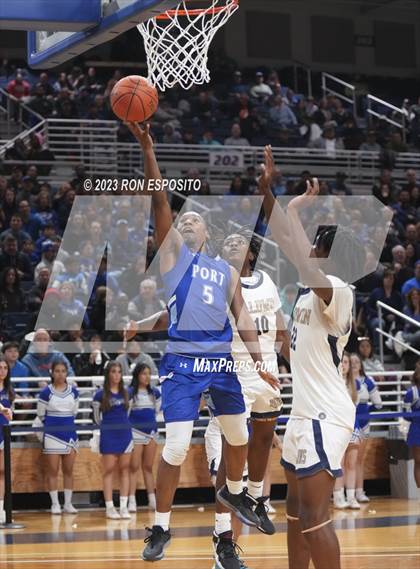 Thumbnail 2 in Baldwin vs Port Washington (NYSPHSAA Class 2A Section 8 Final) photogallery.