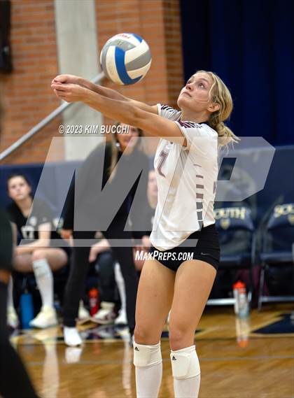 Thumbnail 3 in Walled Lake Northern @ Grosse Pointe South photogallery.