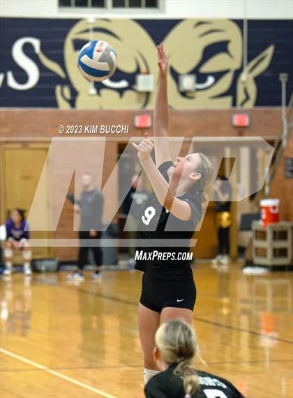 Thumbnail 2 in Walled Lake Northern @ Grosse Pointe South photogallery.