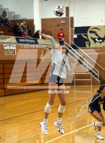 Thumbnail 3 in Walled Lake Northern @ Grosse Pointe South photogallery.