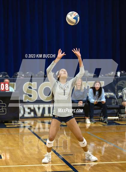 Thumbnail 3 in Walled Lake Northern @ Grosse Pointe South photogallery.