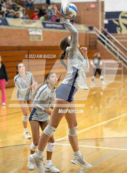 Thumbnail 1 in Walled Lake Northern @ Grosse Pointe South photogallery.
