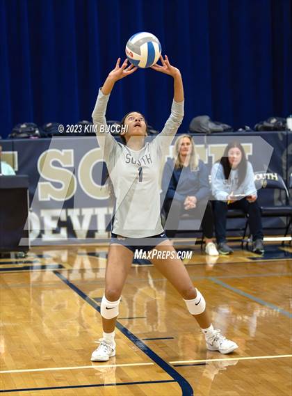 Thumbnail 1 in Walled Lake Northern @ Grosse Pointe South photogallery.