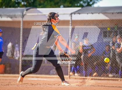 Thumbnail 1 in Gilbert @ Mesquite photogallery.