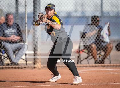 Thumbnail 1 in Gilbert @ Mesquite photogallery.