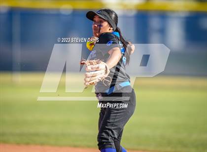 Thumbnail 1 in Gilbert @ Mesquite photogallery.