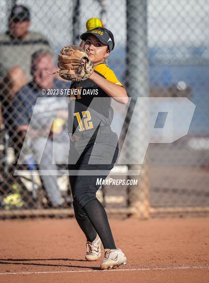 Thumbnail 1 in Gilbert @ Mesquite photogallery.
