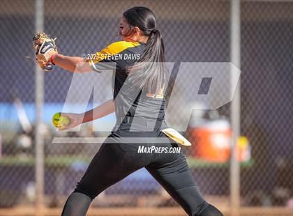 Thumbnail 1 in Gilbert @ Mesquite photogallery.