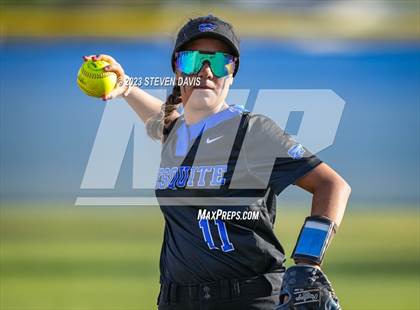 Thumbnail 1 in Gilbert @ Mesquite photogallery.