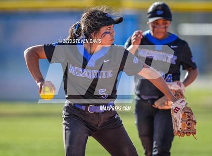 Thumbnail 1 in Gilbert @ Mesquite photogallery.