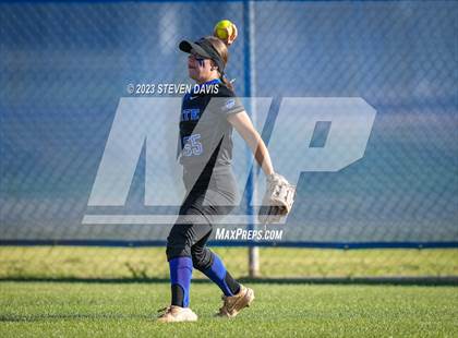 Thumbnail 3 in Gilbert @ Mesquite photogallery.