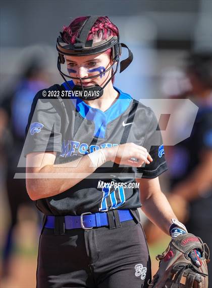 Thumbnail 1 in Gilbert @ Mesquite photogallery.