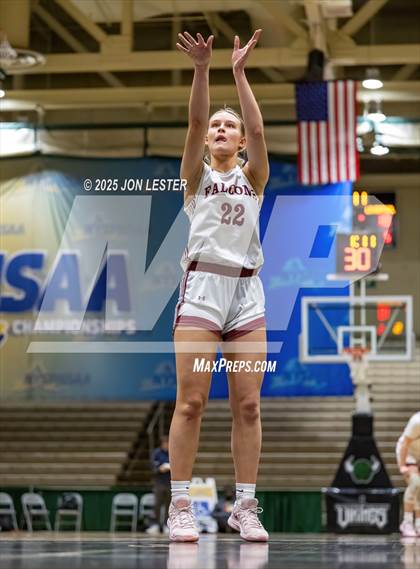 Thumbnail 2 in Liverpool vs. Albertus Magnus (NYSPHSAA Class AAA State Final) photogallery.